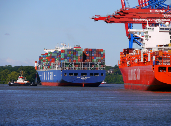 CMA CGM:n konttialus syttyi tuleen! Se oli käynyt monissa satamissa, kuten Qingdaossa ja Shanghaissa! !